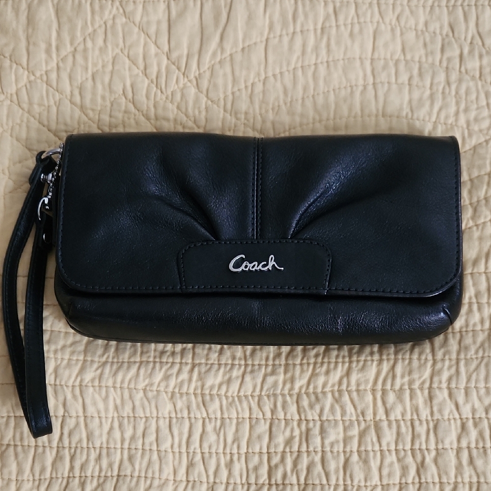 Coach Vintage Black Leather Clutch Wristlet EUC